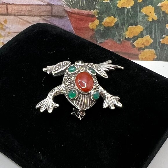 925 Genuine Gemstone Marcasite Frog Brooch - Picture 3 of 7